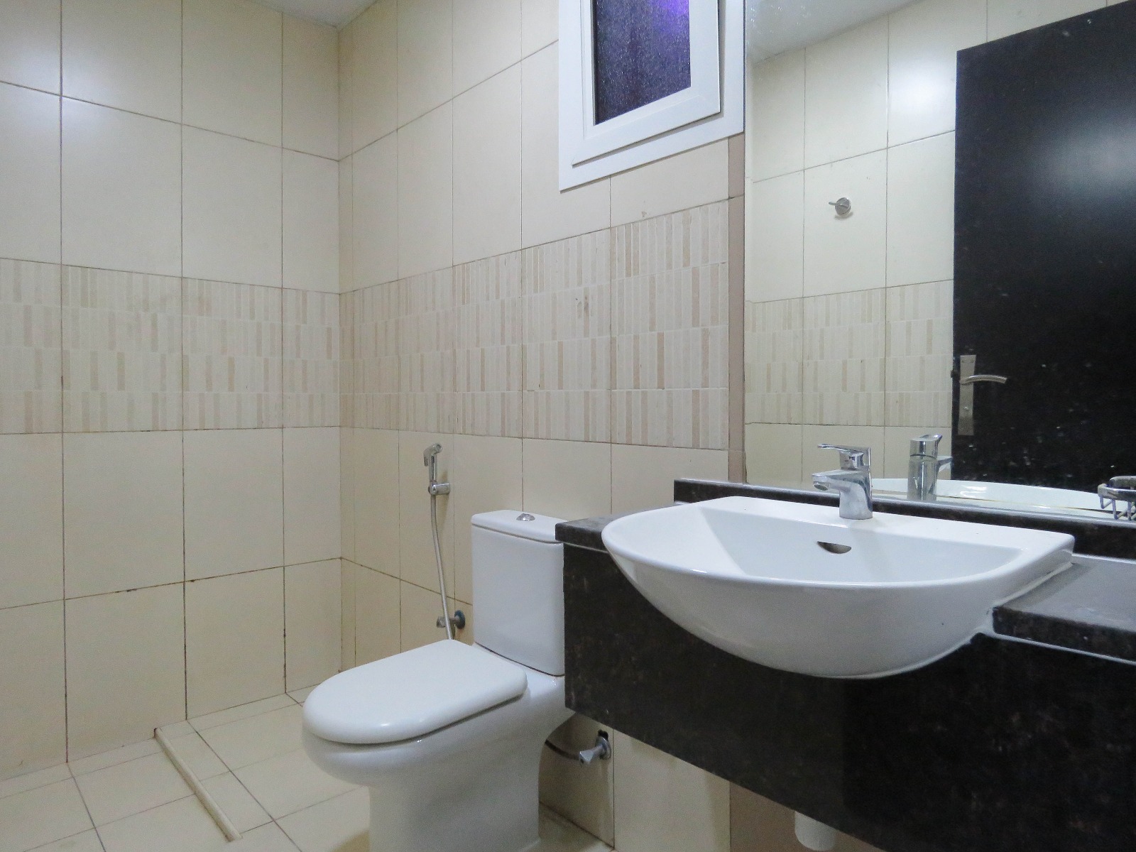 Spacious 1 bedroom apartment  w/ balcony | Vacant | Near new metro station | Huge Garden | Closed Kitchen