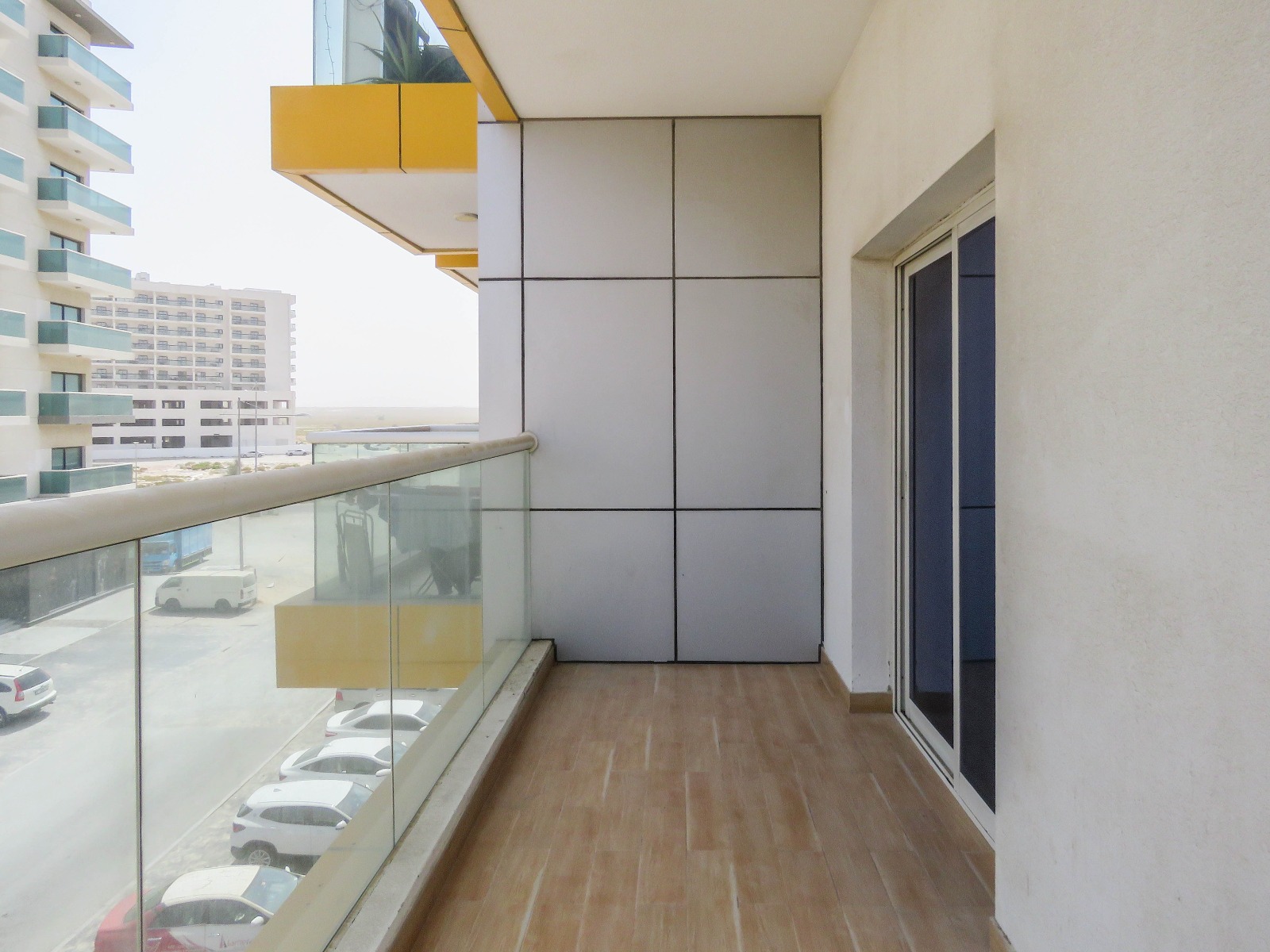 Spacious 1 bedroom apartment  w/ balcony | Vacant | Near new metro station | Huge Garden | Closed Kitchen